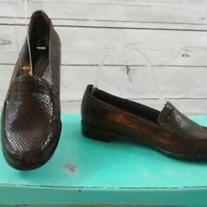 Trotters Womens Loafers Slip On Comfort Low Heel Shoes Brown Leather 6M